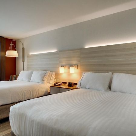 Holiday Inn Express & Suites Galesburg By Ihg Exterior foto
