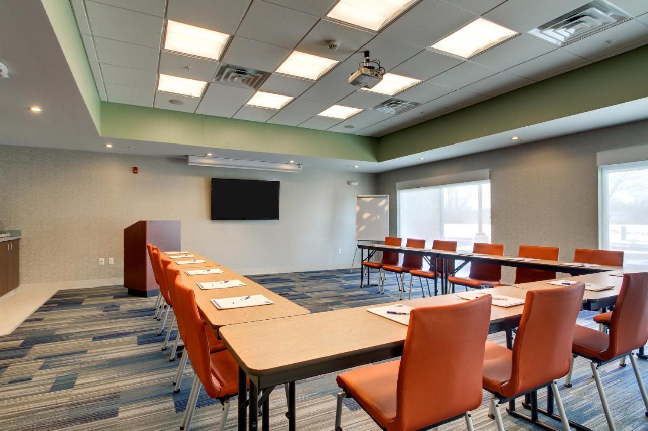 Holiday Inn Express & Suites Galesburg By Ihg Exterior foto